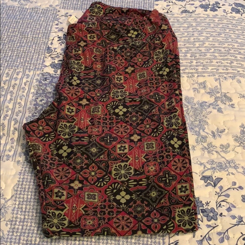Olive Maroon Black Diamond LulaRoe TC Leggings